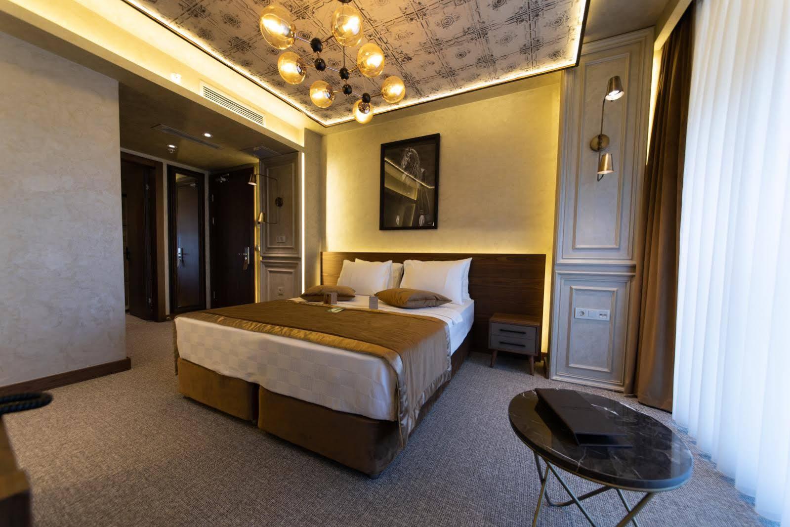 ทูไนท์ โฮเทล พอร์ต Hotel อิสตันบูล ภายนอก รูปภาพ